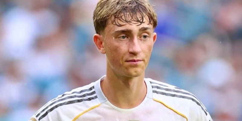 Tương lai World Cup của Huijsen đối mặt bất ổn